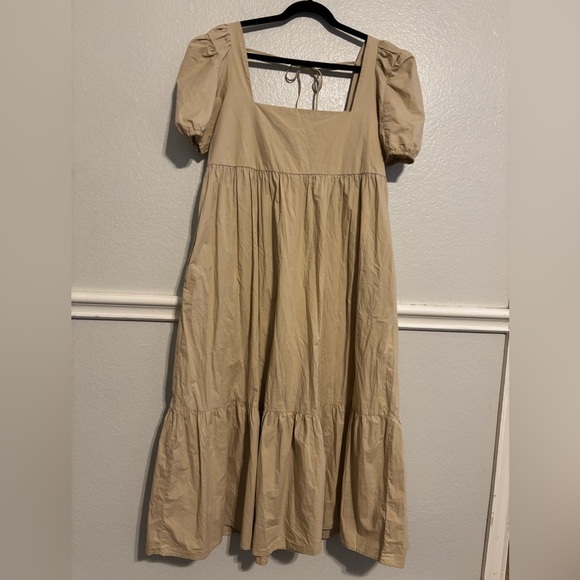 En Saison Beige/Tan Square Neck Puff Sleeve Midi Dress Size Medium - Picture 5 of 9